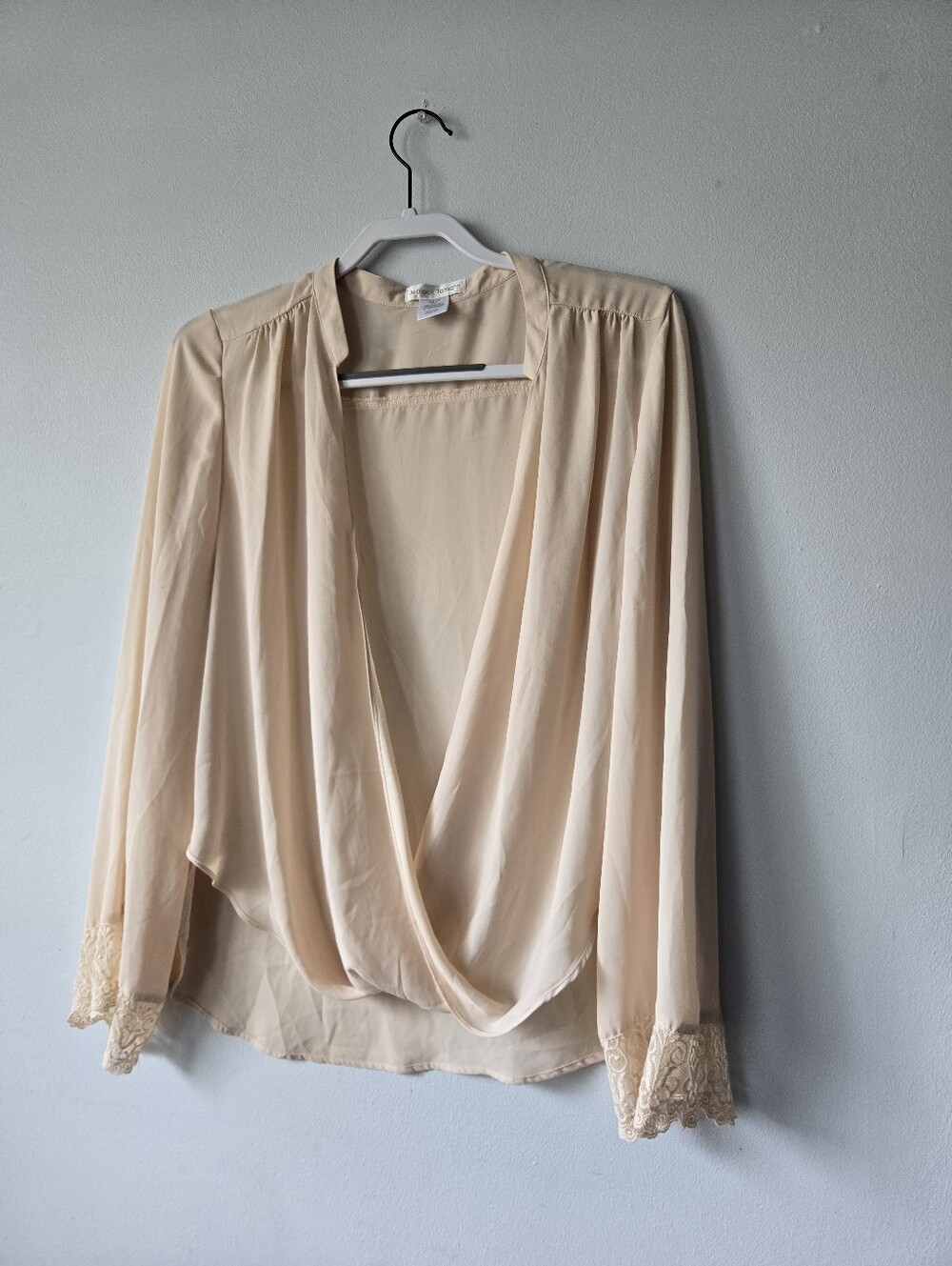 Jelous Tomato Sheer Cream Color Blouse